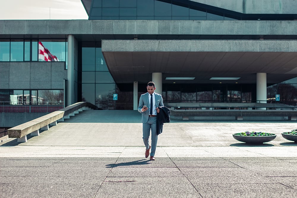 Un professionnel sort de formations rh